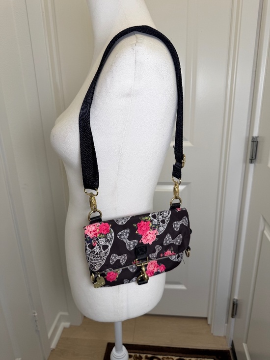 Betsey Johnson Handbags - Betsey Johnson Sugar Skull Floral Crossbody Shoulder Bag Black Gothic Roses